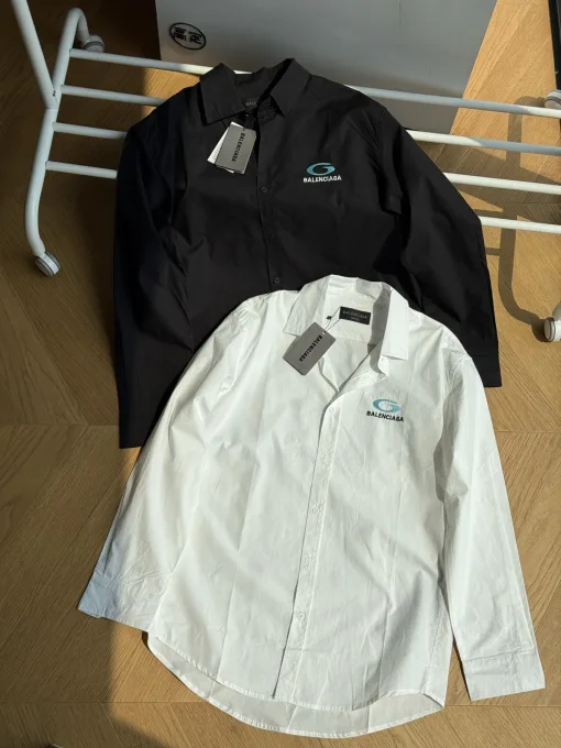 Hochwertiges Balenciaga Langarmshirt im schwarzen Logo-Stil