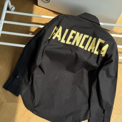 Premium Balenciaga Langarm-Kollektion mit gelbem Print