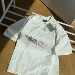 Bestseller Balenciaga Kurzarm-Kollektion mit weißem Print