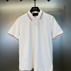Hochwertige Prada Kurzarm-Kollektion mit schwarzer Stickerei