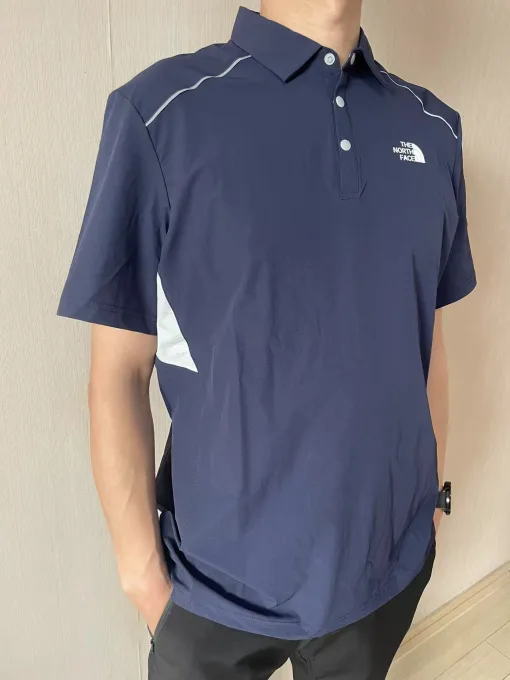Luxuriöse, kurzärmelige, atmungsaktive Kollektion aus grauer Baumwolle von The North Face