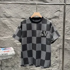 Luxuriöser Louis Vuitton Kurzarm-Printstil