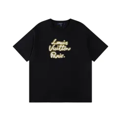 Luxuriöse Louis Vuitton Kurzarm-Kollektion mit Baumwolldruck