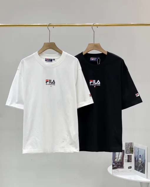 Luxuriöse Fila Kurzarm-Kollektion aus schwarzer Baumwolle im minimalistischen Stil