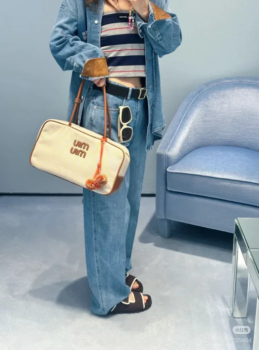 Hochwertiges Miu Miu Hemd Blue Denim Bestickt Luxus
