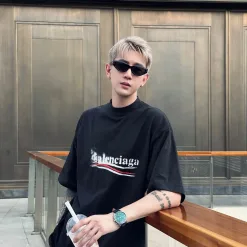 Balenciaga Kollektion mit kurzen Ärmeln und schwarzem Baumwolldruck in Premiumqualität