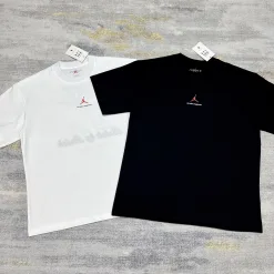 Hochwertige Jordan Kurzarm-T-Shirts mit schwarzem Aufdruck