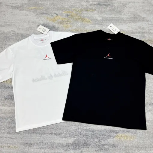 Hochwertige Jordan Kurzarm-T-Shirts mit schwarzem Aufdruck