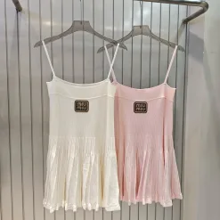 Premium Miu Miu Hosenträger im goldfarbenen Strick-Stil mit Stickerei