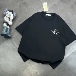 Bestseller: Calvin Klein Kurzarm-Kollektion aus schwarzer Baumwolle mit Stickerei