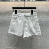 Hochwertige Louis Vuitton Shorts aus der White Denim Washed Collection