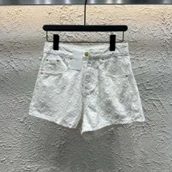 Hochwertige Louis Vuitton Shorts aus der White Denim Washed Collection