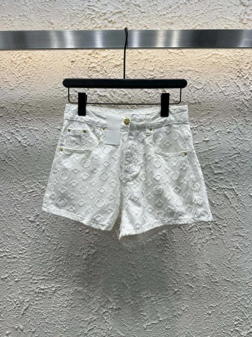 Hochwertige Louis Vuitton Shorts aus der White Denim Washed Collection