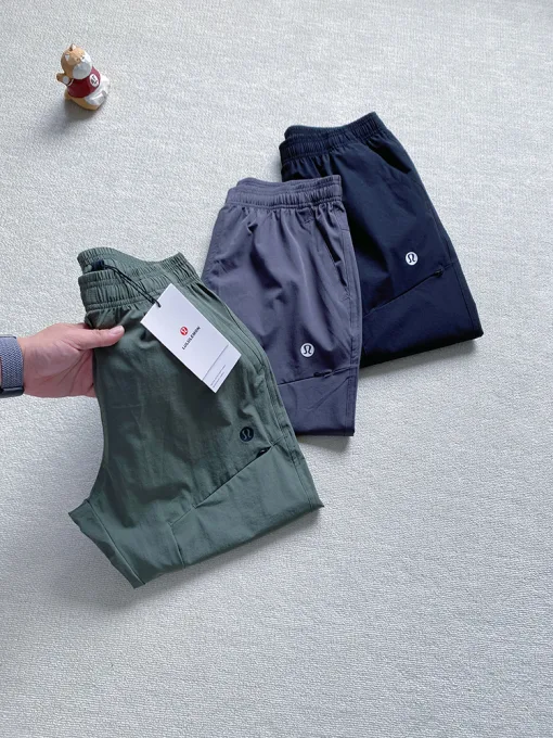 Hochwertige Lululemon Hose aus schwarzem Nylon im Casual Style
