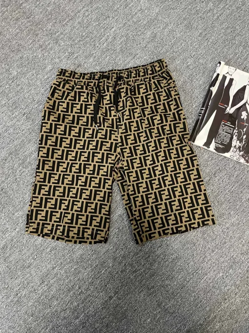 Luxuriöse Shorts im Fendi-Print-Stil