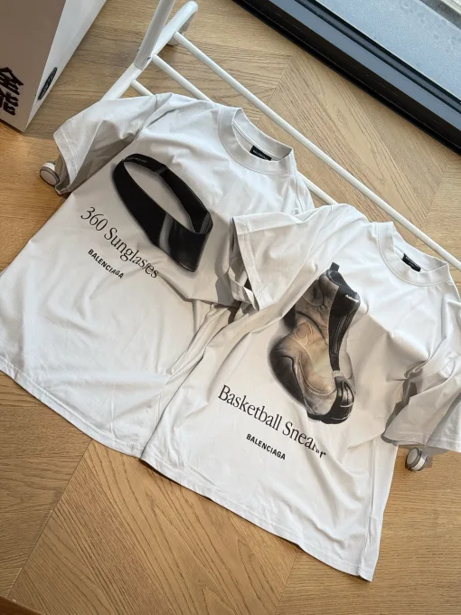 Hochwertiger Balenciaga Kurzarm-Stil aus weißer Baumwolle