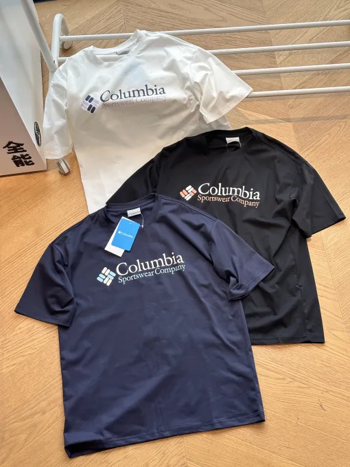 Hochwertiges Columbia Kurzarmshirt aus schwarzer Seide im Logo-Stil