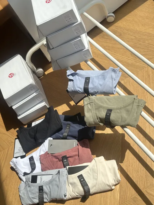 Hochwertige ärmellose schwarze Polyester-Logokollektion von Lululemon