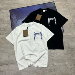 Burberry T-Shirt in Premium-Qualität, schwarzes Denim-Logo, Luxus