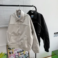 Luxus-Nike-Jacke aus schwarzem Leder mit Logo-Kollektion