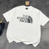 Luxuriöses Kurzarmhemd von The North Face aus der Classic Collection in Weiß