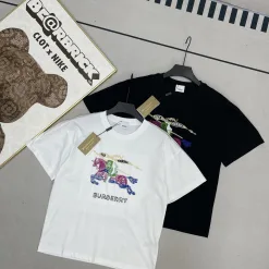 Hochwertiges Burberry Kurzarm-Shirt aus weißer Baumwolle mit Stickerei