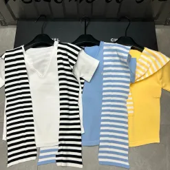 Bestseller: Alo Kurzarm-Kollektion mit weißer Strickstickerei