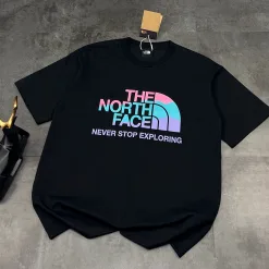 Hochwertige Kurzarm-Kollektion „White Gradient“ von The North Face