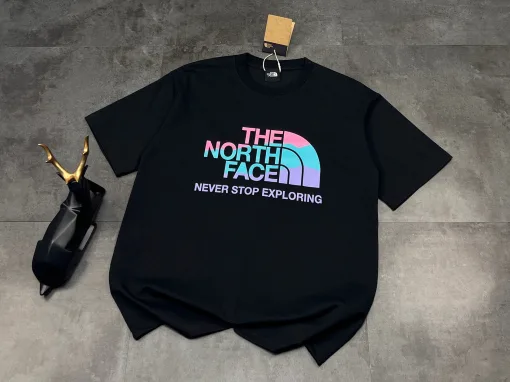 Hochwertige Kurzarm-Kollektion „White Gradient“ von The North Face