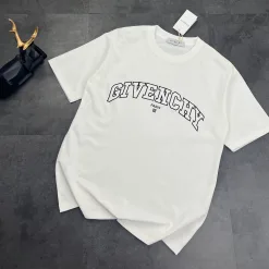 Hochwertiges Givenchy-Kurzarmshirt im schwarzen Logo-Stil