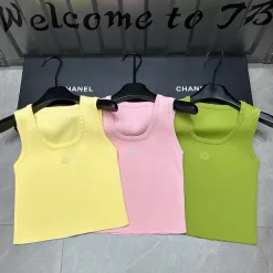 Hochwertige Weste von Loewe im gelben Logo-Stil
