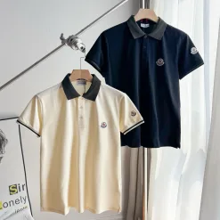 Hochwertiges Moncler Poloshirt im schwarzen Logo-Stil