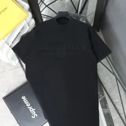 Luxus-Kollektion „Kurzarmhemd“ von Balenciaga aus gewaschener schwarzer Baumwolle