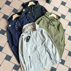 Bestseller Descente Jacken Schwarze Nylon Atmungsaktive Kollektion