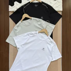 Hochwertiges Express-Kurzarm-Shirt aus schwarzer Baumwolle mit Stickerei