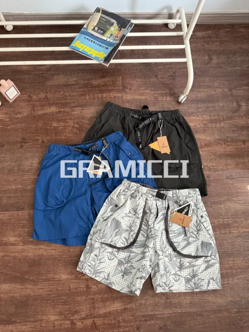 Luxus-Shorts Ami aus weißem Nylon im Oversize-Stil