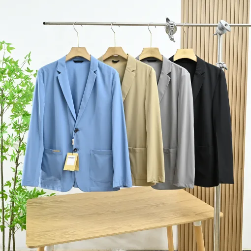 Hochwertige Burberry-Jacke in Blau im Casual-Stil
