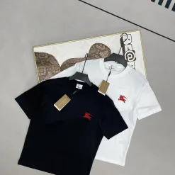 Hochwertige Burberry Kurzarm Weiß Baumwolle Klassischer Stil