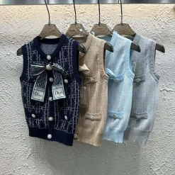 Luxuriöse Dior Weste im grauen Strickstil
