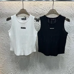 Luxuriöse Miu Miu Weste im weißen Strick-Logo-Stil