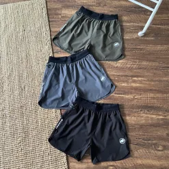 Premium Mammoth Shorts Schwarz Atmungsaktive Kollektion