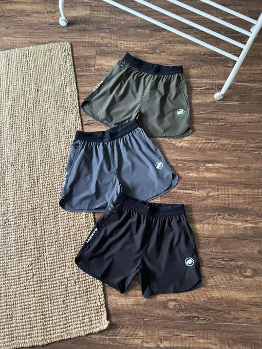Premium Mammoth Shorts Schwarz Atmungsaktive Kollektion