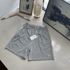 Hochwertige Nike Shorts aus Baumwolle im sportlichen Stil