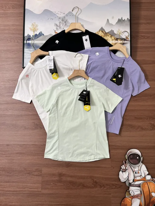 Hochwertiges Descente Kurzarm-Weiß-Polyester im Casual-Stil
