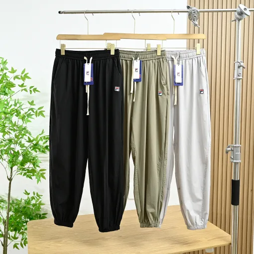 Luxuriöse Freizeithose von Fila in Schwarz aus Seide im Casual Style
