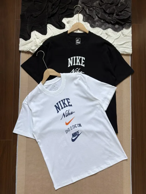 Bestseller: Nike Kurzarm-Kollektion aus schwarzer Baumwolle mit Logo