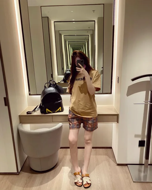 Bestseller Burberry Kurzarm Khaki Monogramm Luxus
