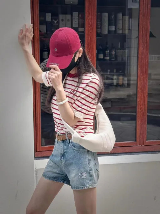 Luxus-Shorts aus Denim und Strass von Miu Miu