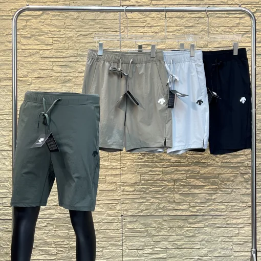 Luxuriöse Descente-Shorts aus grüner Seide, atmungsaktiver Stil