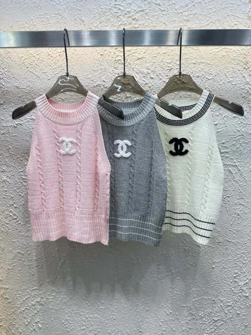 Hochwertige Chanel Weste im rosa Strick-Stickerei-Stil